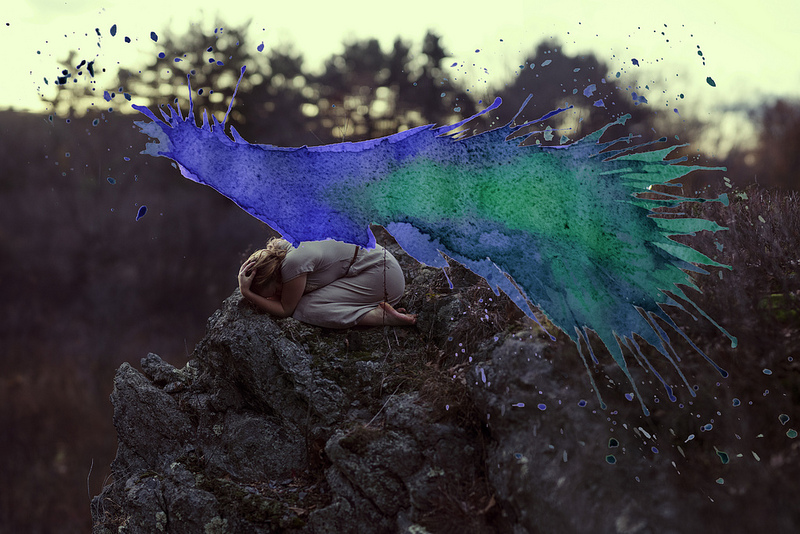 Aliza Razell 2 Ella combina acuarela y fotografía para crear imágenes surrealistas