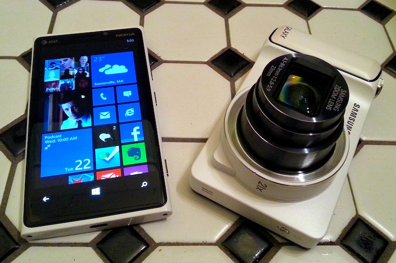 Смартфон с мощной камерой 2024. Nokia Lumia с камерой 64. Нокиа n8 с большим объективом. Камера vs320. Нокиа люмия 1020 линзы камеры.