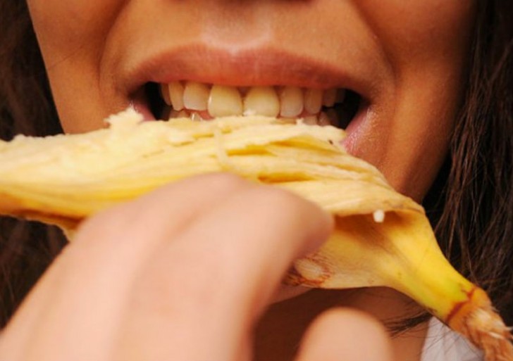 Blanquea tus dientes de manera natural con estos 3 trucos