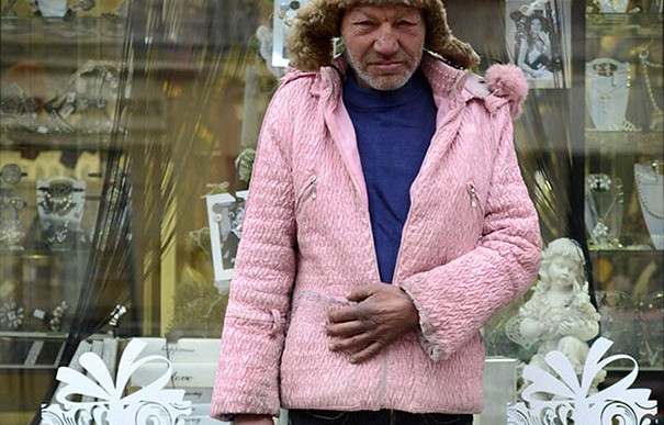 Fotógrafo captura imágenes del vagabundo con más estilo en Ucrania