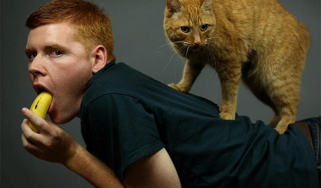 Las 13 peores fotos de hombres con gatos, ¡vas a querer llorar!