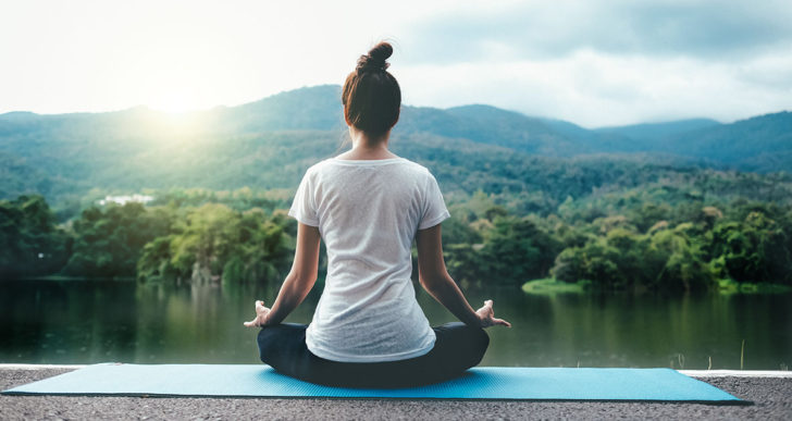 Algunos beneficios importantes de practicar yoga
