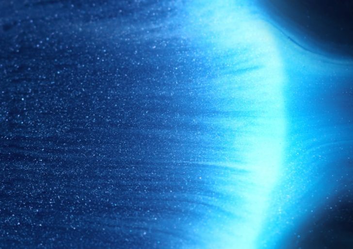 Este corto simula eventos astronómicos con tinta y brillantina
